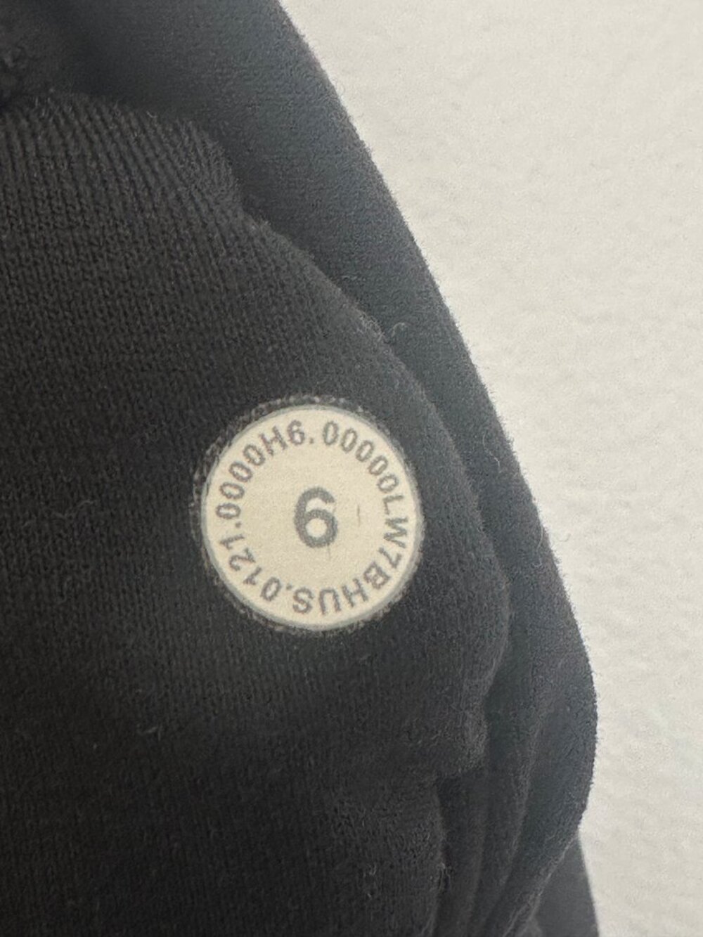 Lululemon High Waisted Black Bike Shorts Size 6 - Picture 4 of 4